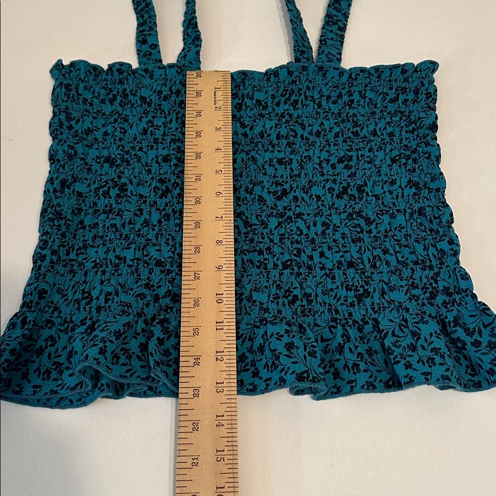 TORRID WOMENS SMOCKED RUFFLE TANK - Picture 6 of 9